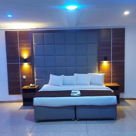 Presken Shonibare Estate Hotel Лагос Екстериор снимка