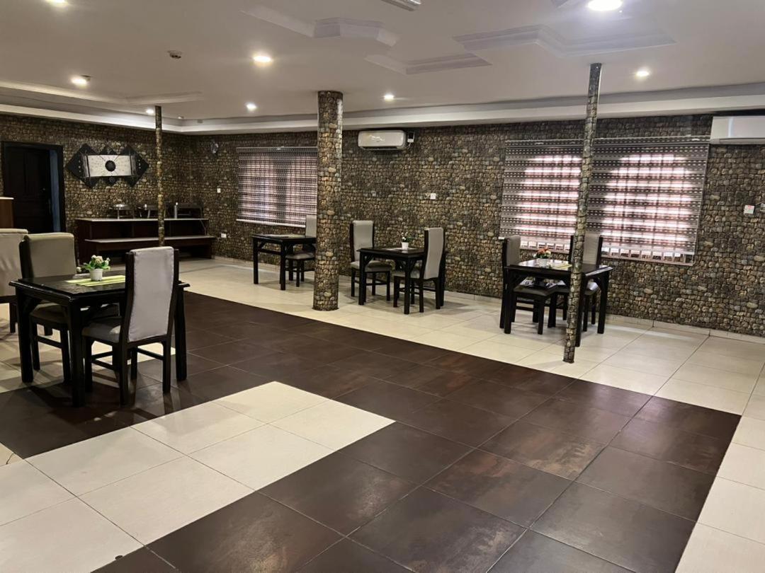 Presken Shonibare Estate Hotel Лагос Екстериор снимка